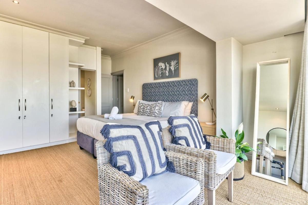 Lush Family Home In Prestigious Area ケープタウン エクステリア 写真