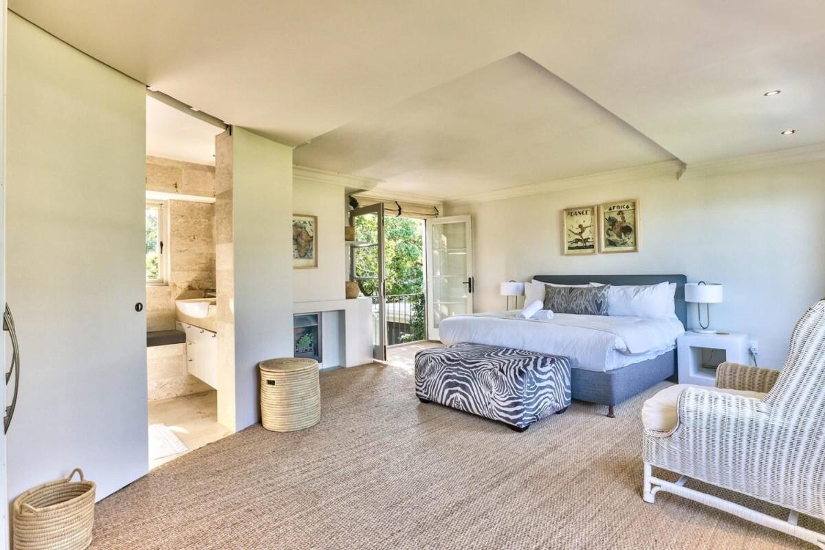 Lush Family Home In Prestigious Area ケープタウン エクステリア 写真