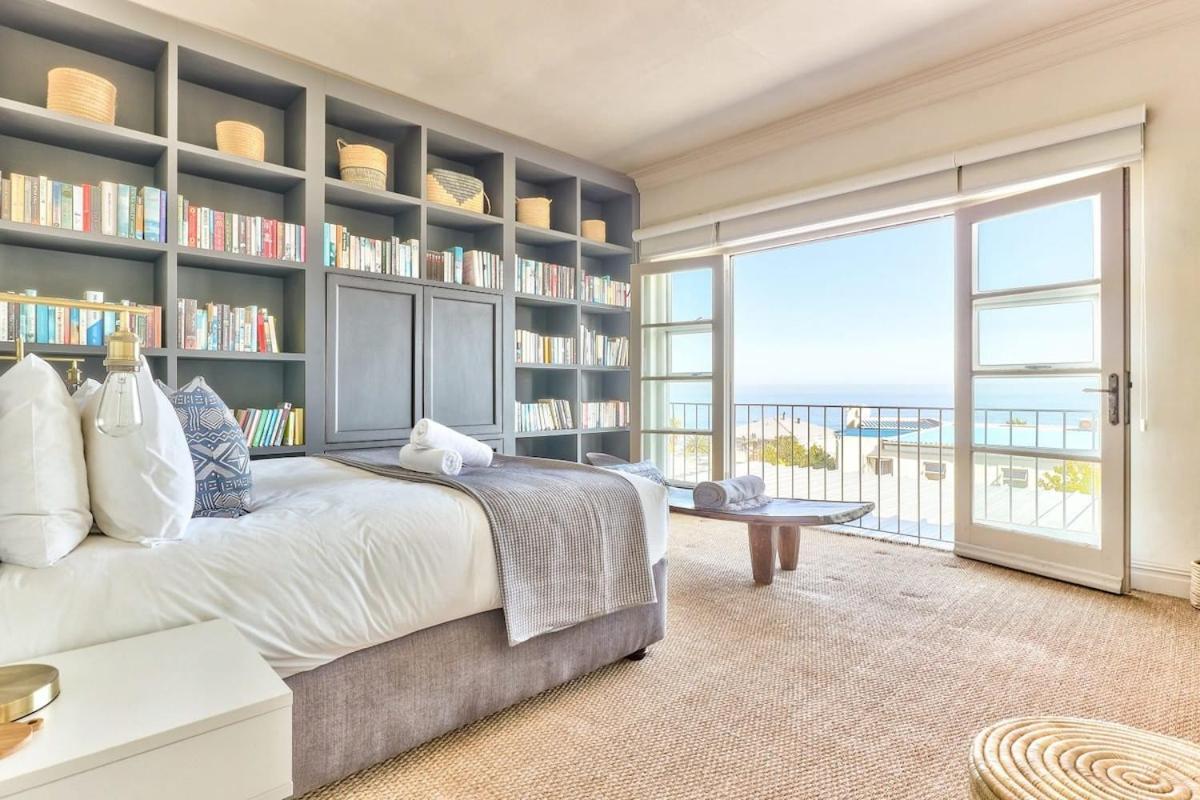 Lush Family Home In Prestigious Area ケープタウン エクステリア 写真